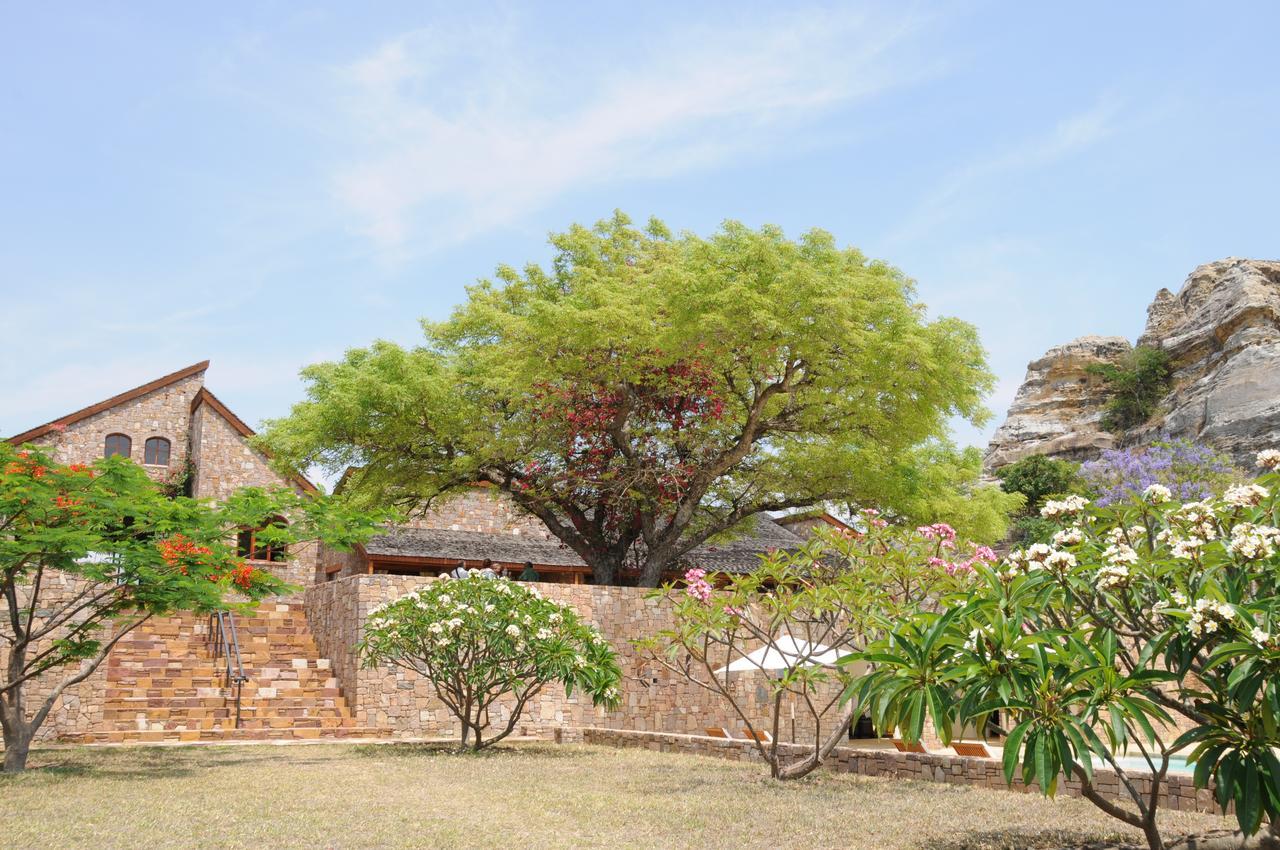 Le Jardin Du Roy Hotel Ranohira Exterior foto