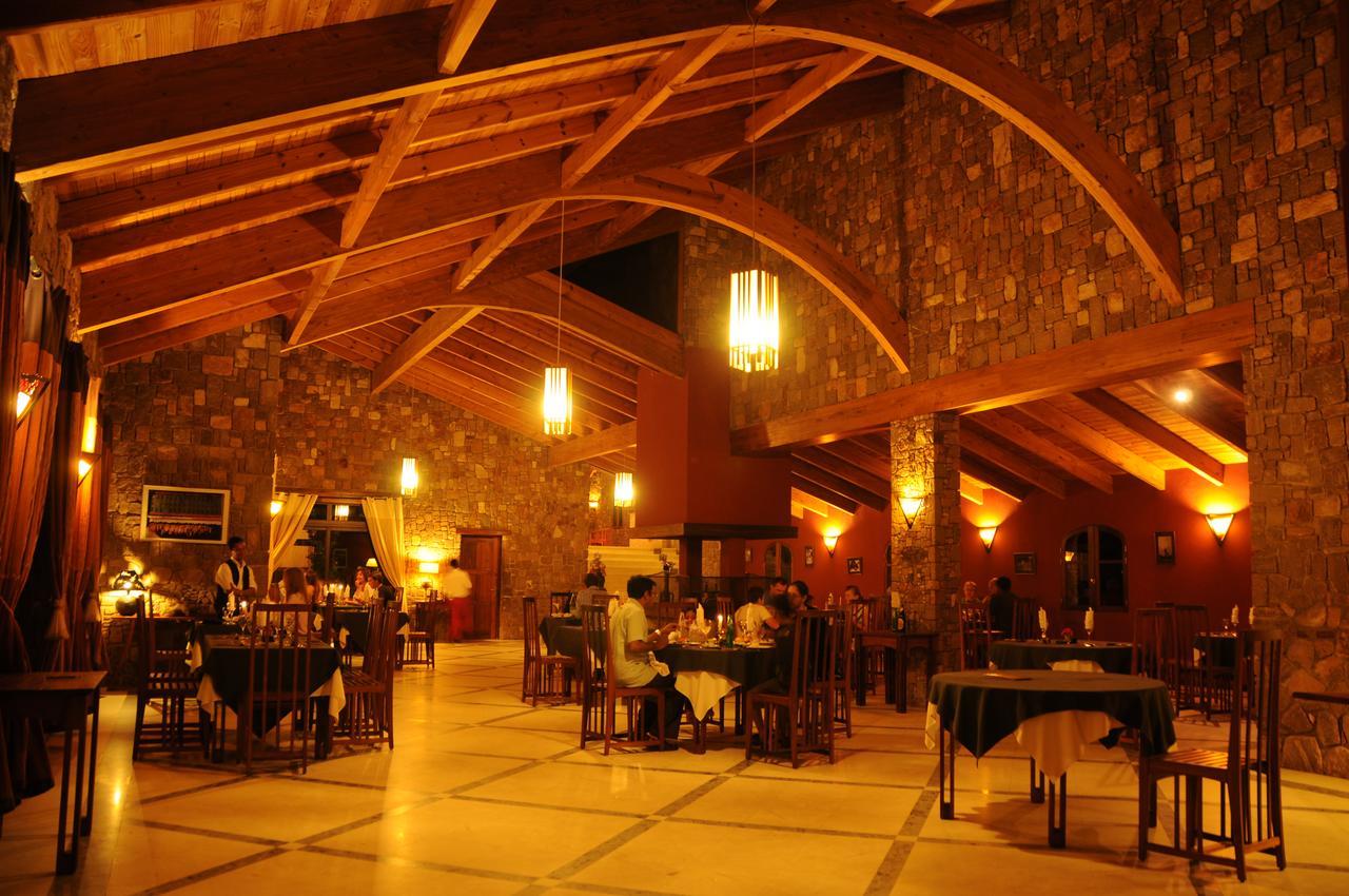 Le Jardin Du Roy Hotel Ranohira Exterior foto